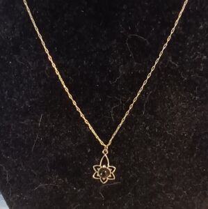 Elegant Sterling silver Flower Pendant Necklace